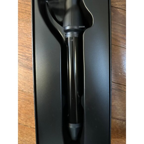 Bio Ionic Long Barrel 1.25” Styler Pro Curling Iron - Picture 3 of 7